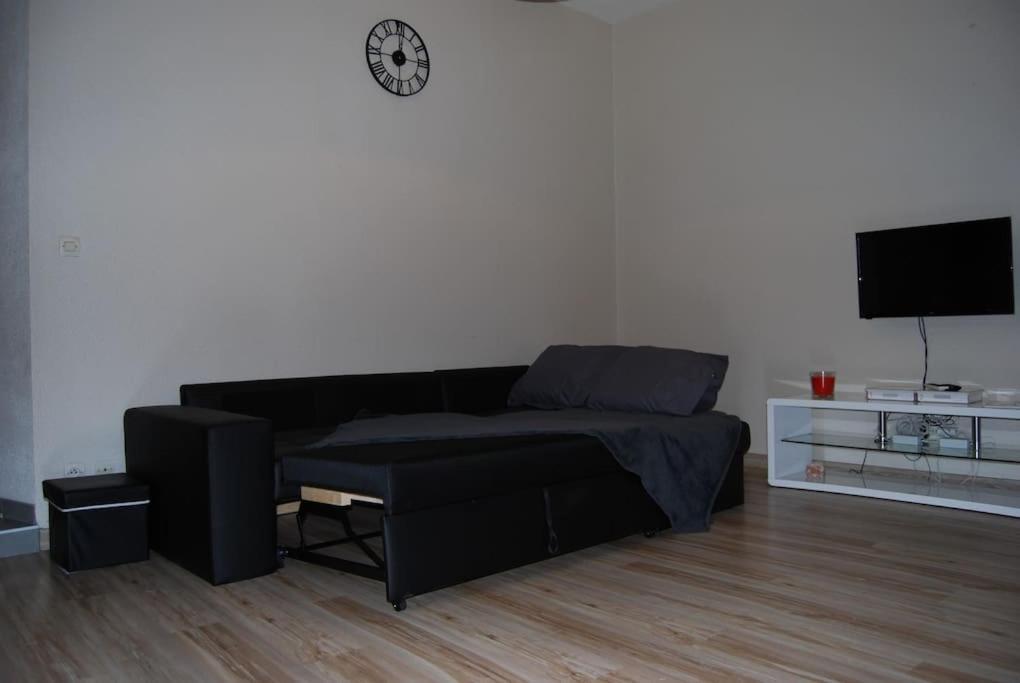Appartement Avec Terrasse Centre De La Bastide Carcassonne Bagian luar foto