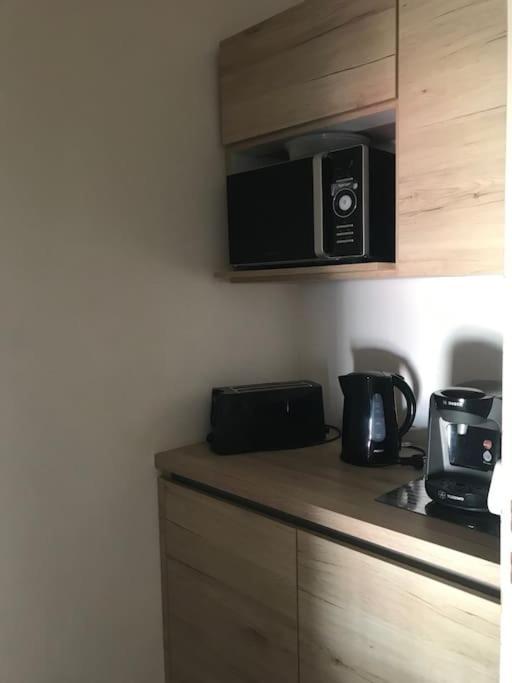 Appartement Avec Terrasse Centre De La Bastide Carcassonne Bagian luar foto