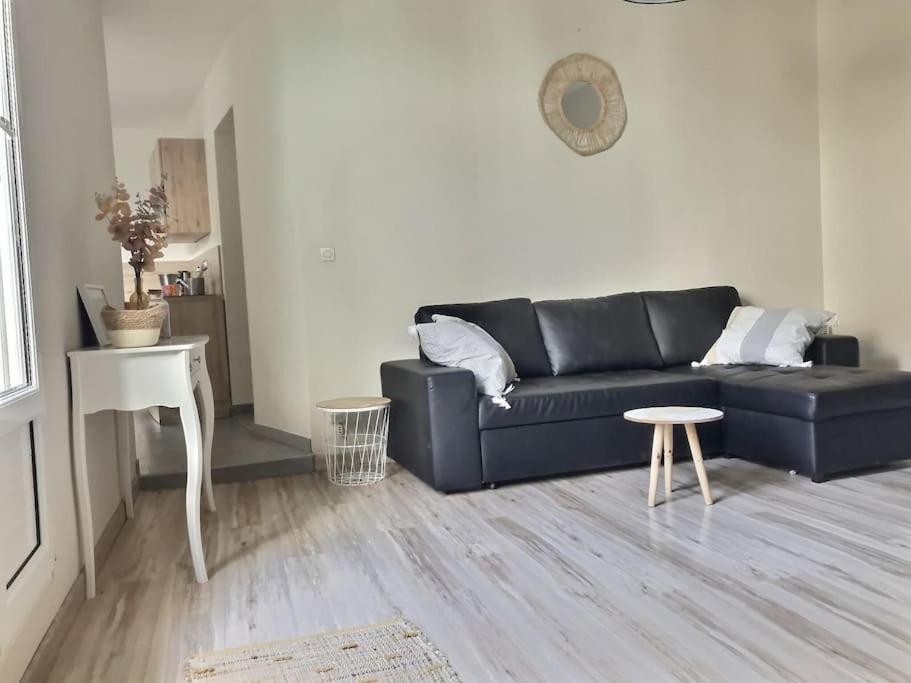 Appartement Avec Terrasse Centre De La Bastide Carcassonne Bagian luar foto